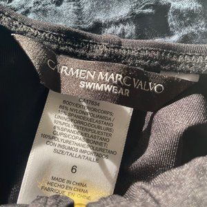 woman 1 piece bathing suit black size 6 Carmen Marc Valvo with tags